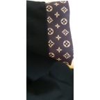 Čierne tričko vzor